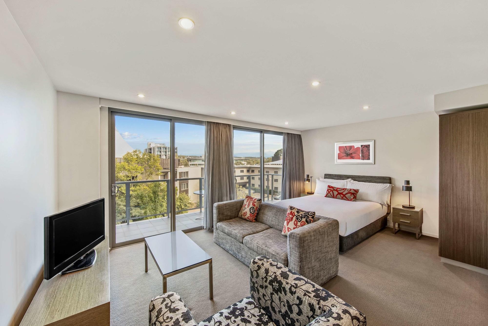 Adina Serviced Apartments Canberra Dickson Экстерьер фото