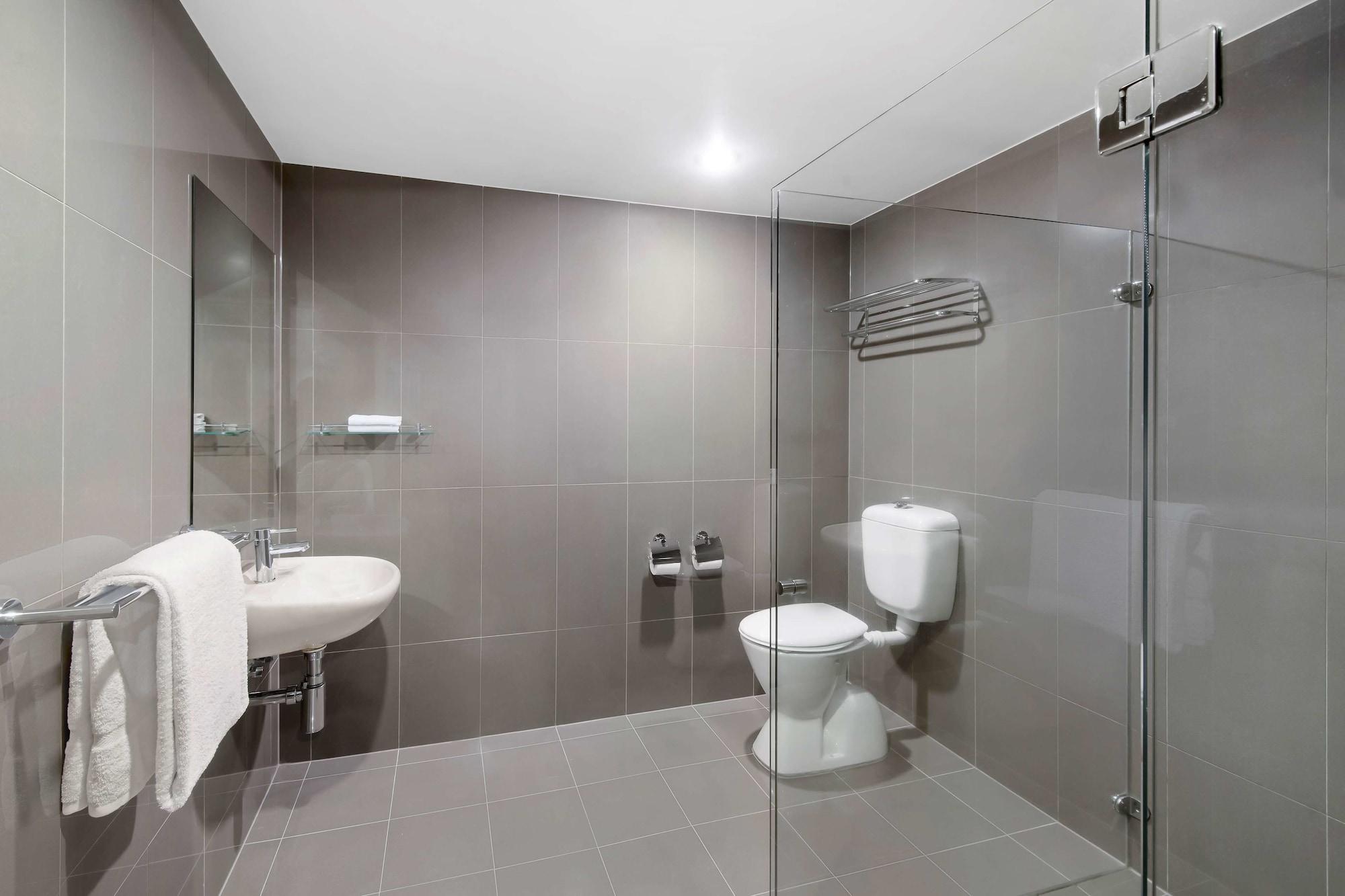 Adina Serviced Apartments Canberra Dickson Экстерьер фото