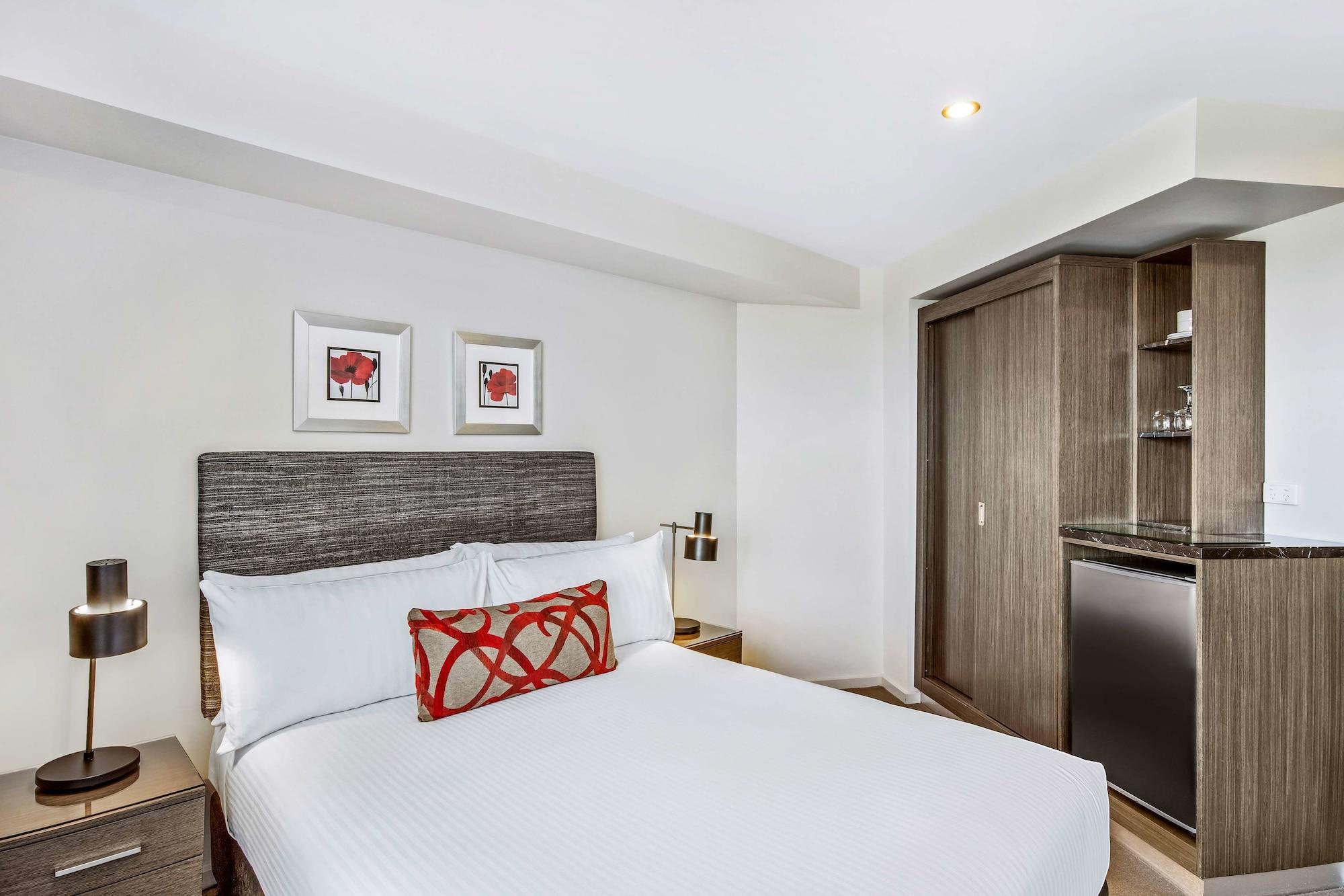 Adina Serviced Apartments Canberra Dickson Экстерьер фото