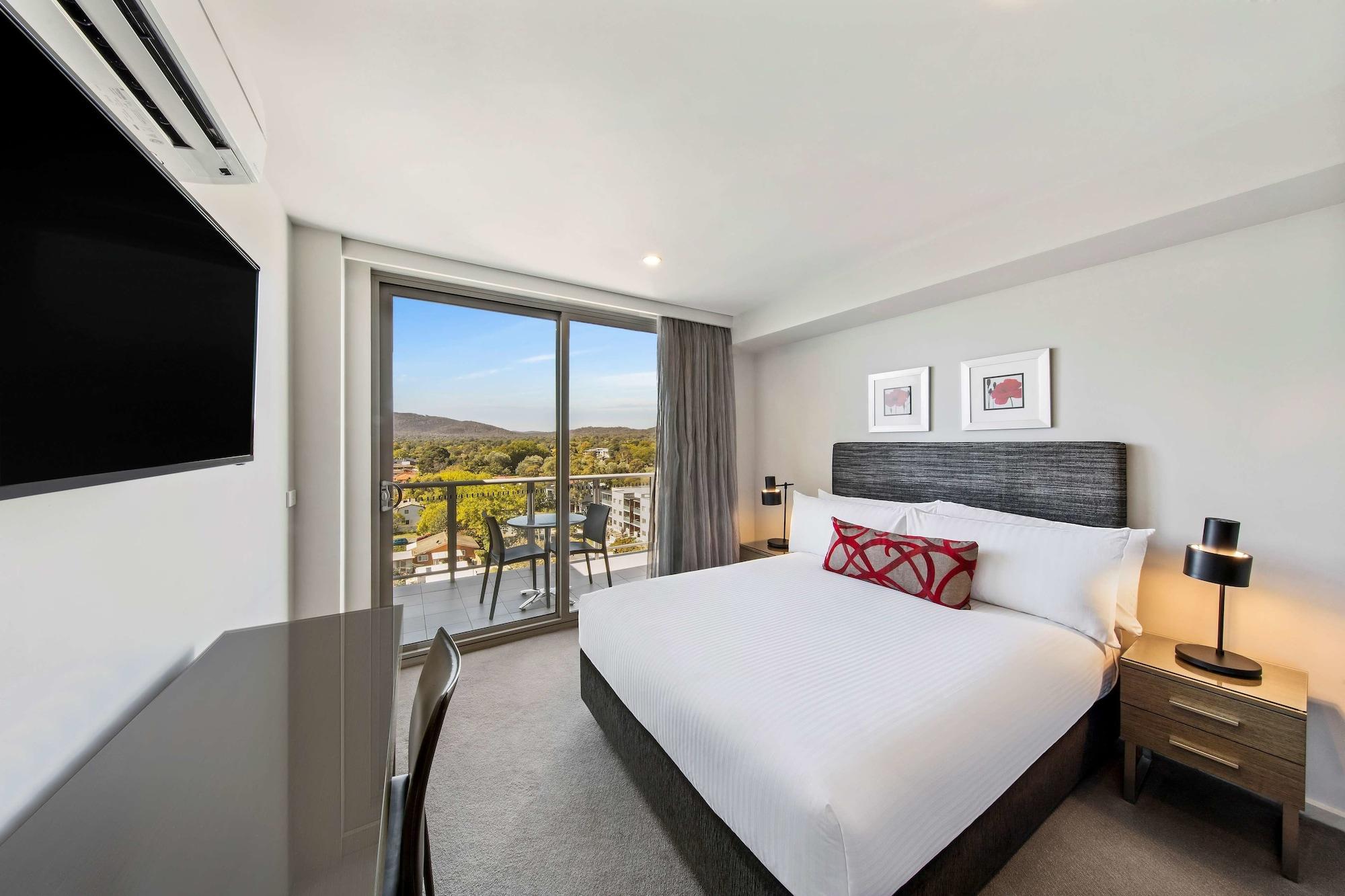 Adina Serviced Apartments Canberra Dickson Экстерьер фото