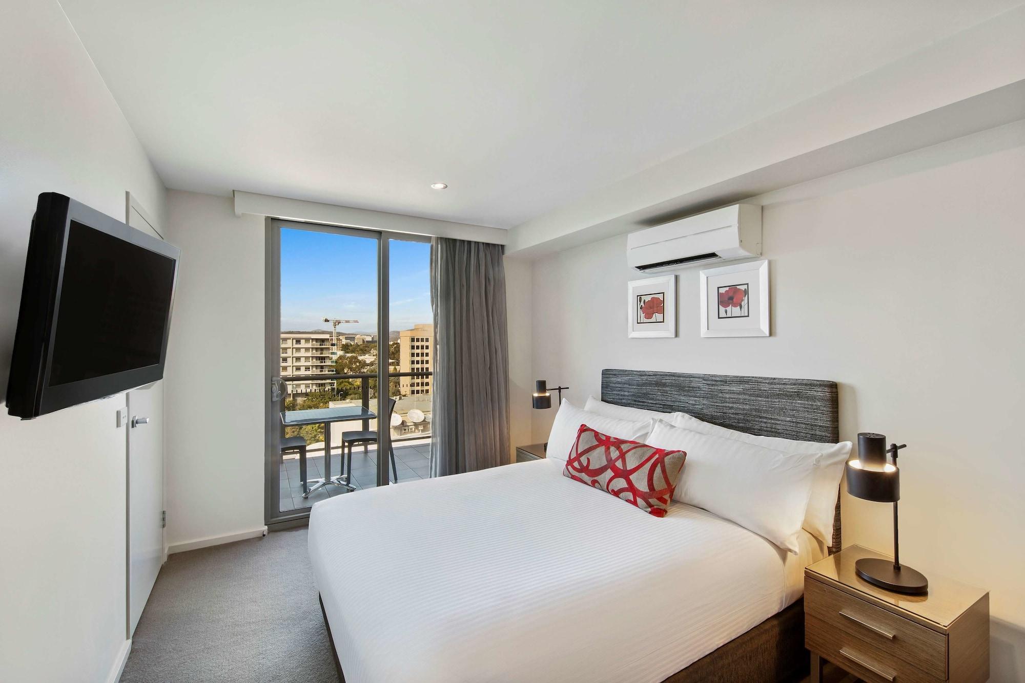 Adina Serviced Apartments Canberra Dickson Экстерьер фото