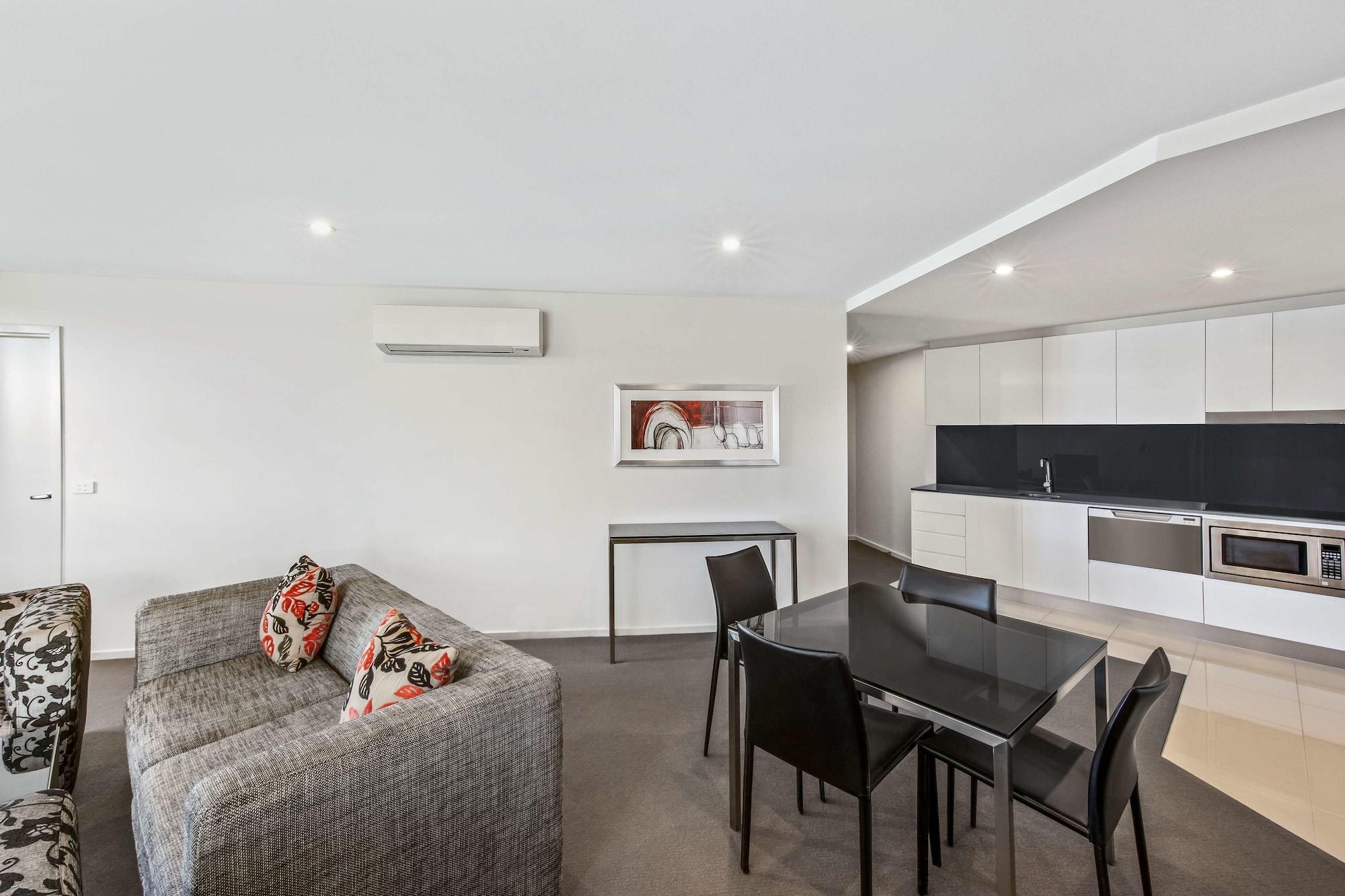 Adina Serviced Apartments Canberra Dickson Экстерьер фото