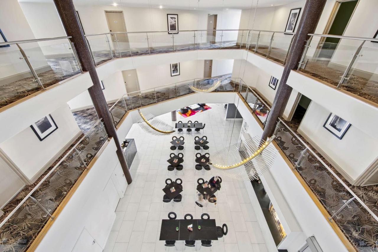 Adina Serviced Apartments Canberra Dickson Экстерьер фото