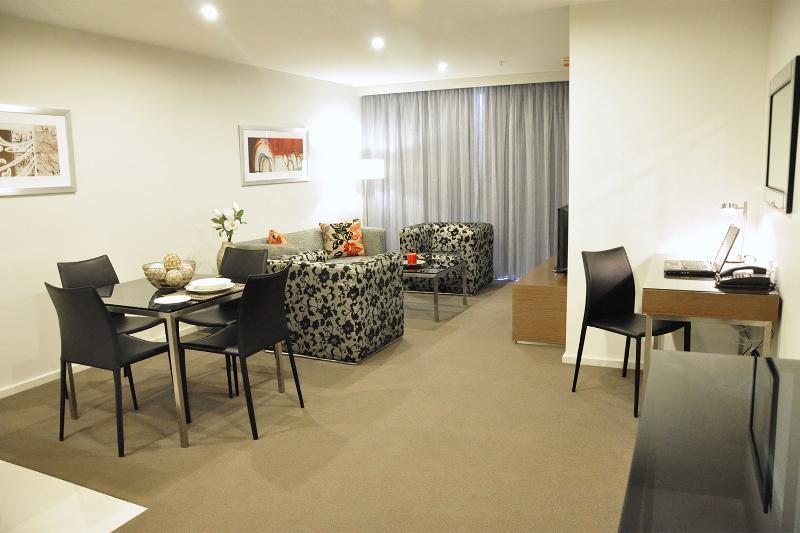 Adina Serviced Apartments Canberra Dickson Экстерьер фото