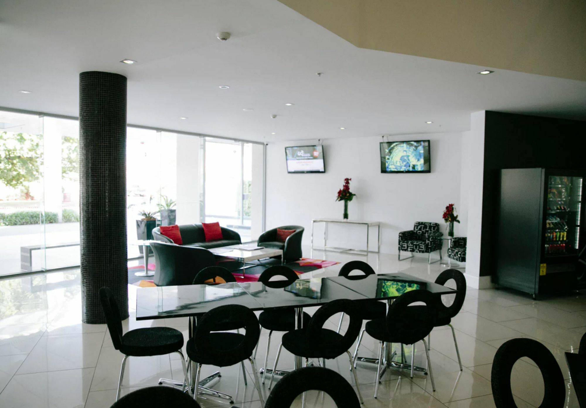 Adina Serviced Apartments Canberra Dickson Экстерьер фото